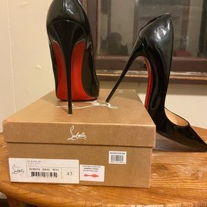 CHRISTIAN LOUBOUTIN 43 RARE FIND!!!